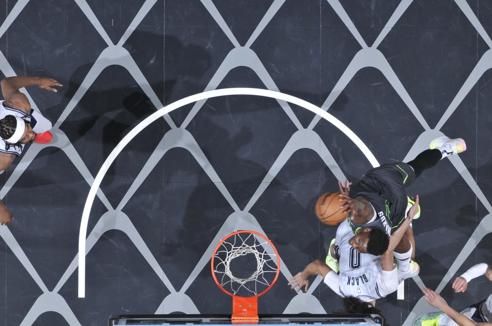 我们不仅看 我们不仅看