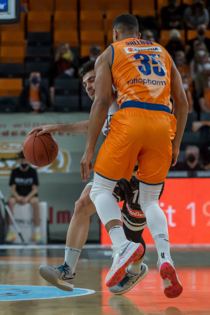 面对英超劲 面对英超劲