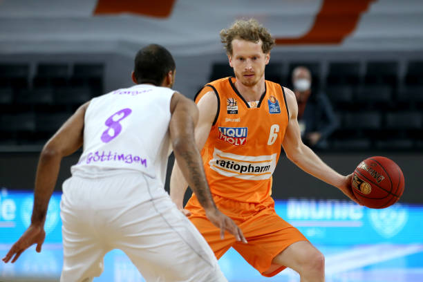 竞争瞬息万 竞争瞬息万