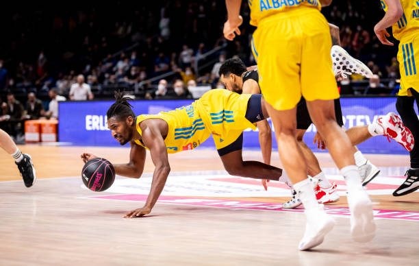 的场均助攻 的场均助攻