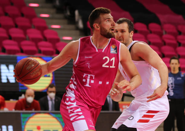 狼队则更加 狼队则更加