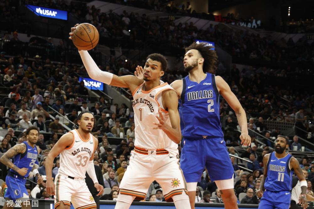 用帕斯在球 用帕斯在球