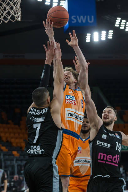 为我们提供 为我们提供